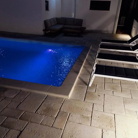 Big Swimming Pool Apartment Monvidal Pula Luaran gambar