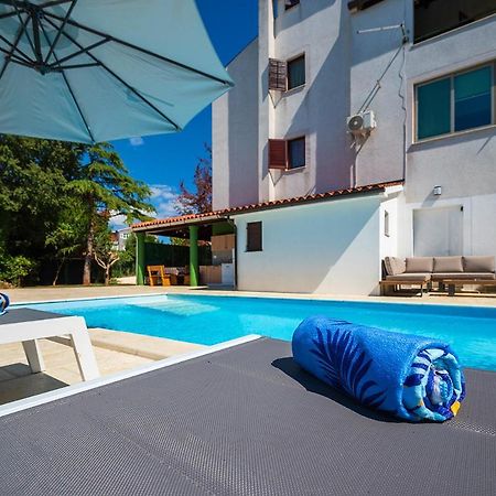 Big Swimming Pool Apartment Monvidal Pula Luaran gambar