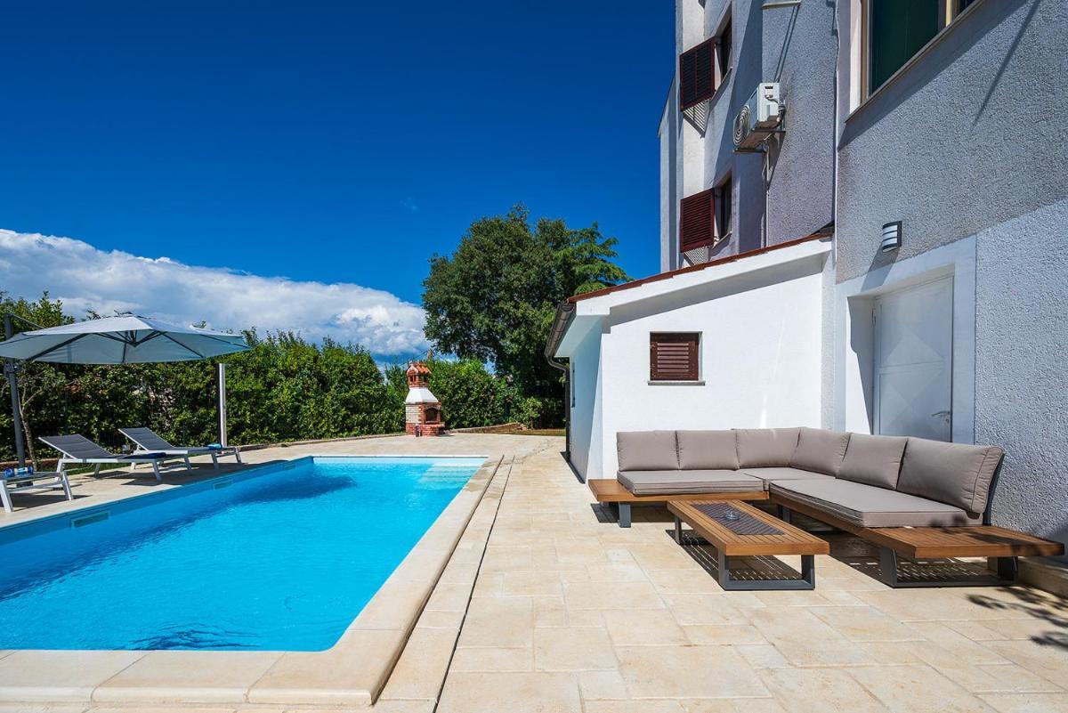 Big Swimming Pool Apartment Monvidal Pula Luaran gambar