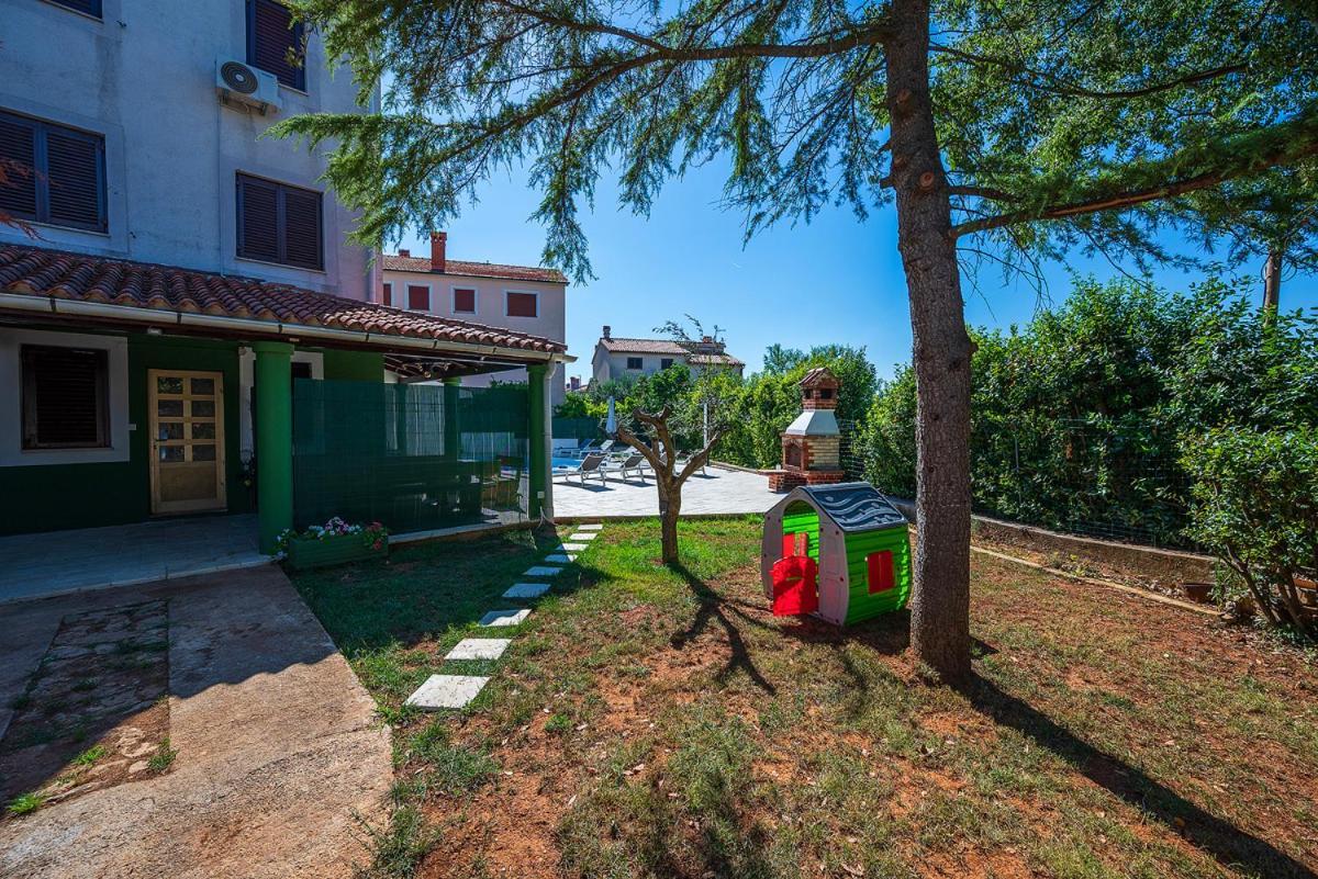Big Swimming Pool Apartment Monvidal Pula Luaran gambar