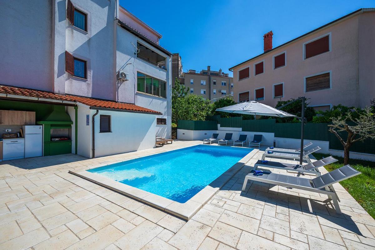 Big Swimming Pool Apartment Monvidal Pula Luaran gambar
