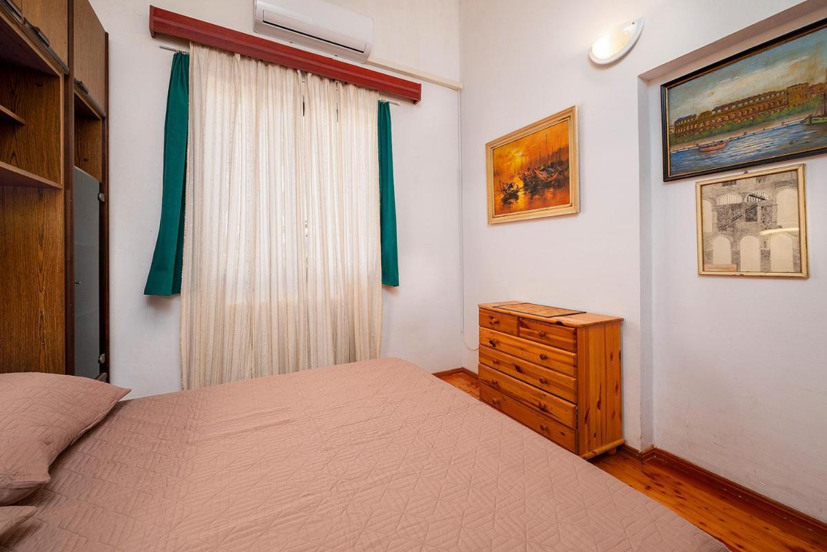 Big Swimming Pool Apartment Monvidal Pula Luaran gambar
