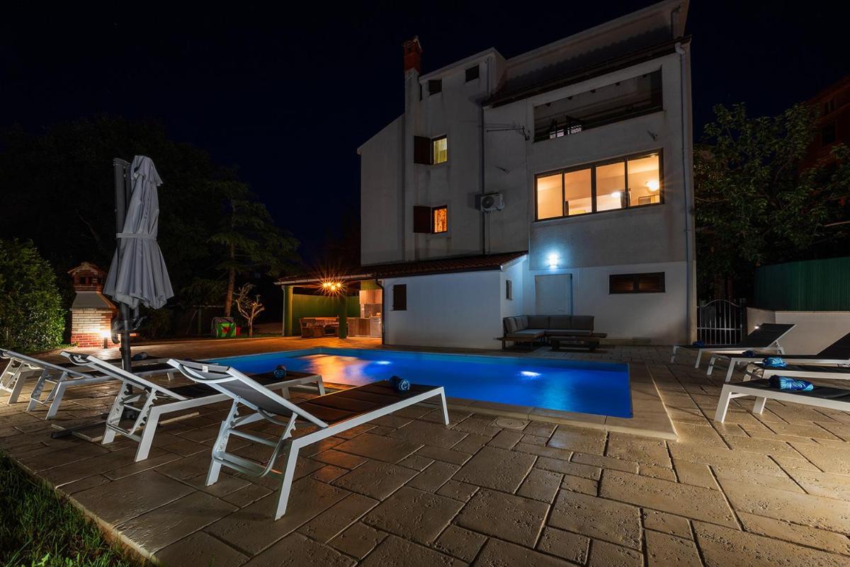 Big Swimming Pool Apartment Monvidal Pula Luaran gambar