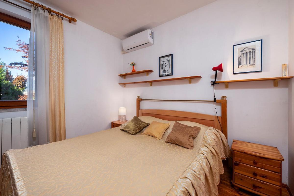 Big Swimming Pool Apartment Monvidal Pula Luaran gambar